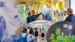 隆中华举办生命关爱活动开幕 《亲爱的外婆》原画展启发成长